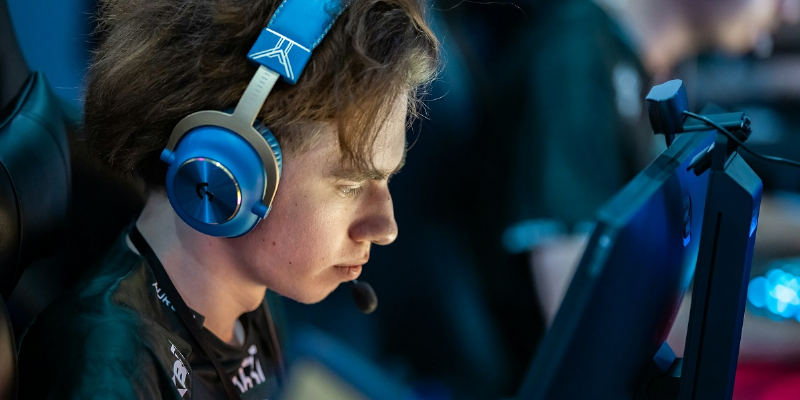 lattykk возвращается в стартовый состав 1win перед BetBoom LanDaLan 2