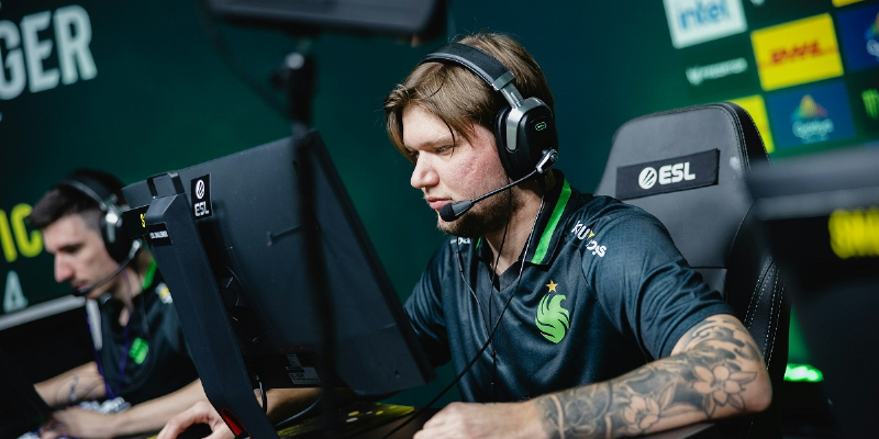 s1mple присоединился к FaZe на правах аренды – broky отправлен в запас