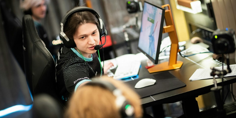 Astrum выиграли YaLLa Compass Contenders 1