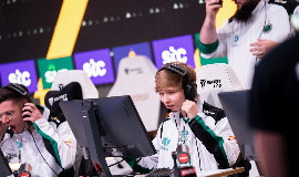 Falcons уверенно обыграли Vitality и заняли третье место на Esports World Cup 2025