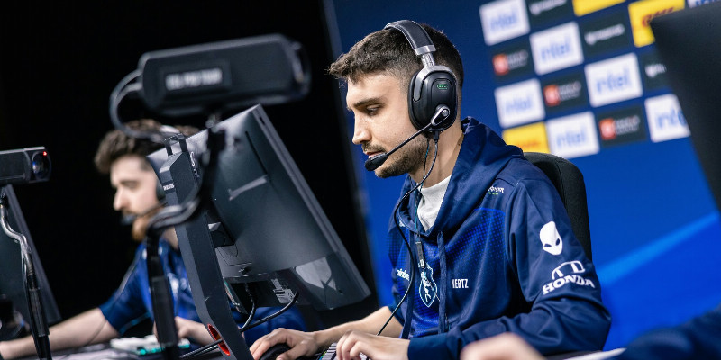 Liquid выходят в верхнюю сетку плей-офф группы B на IEM Dallas, выбив FaZe вниз