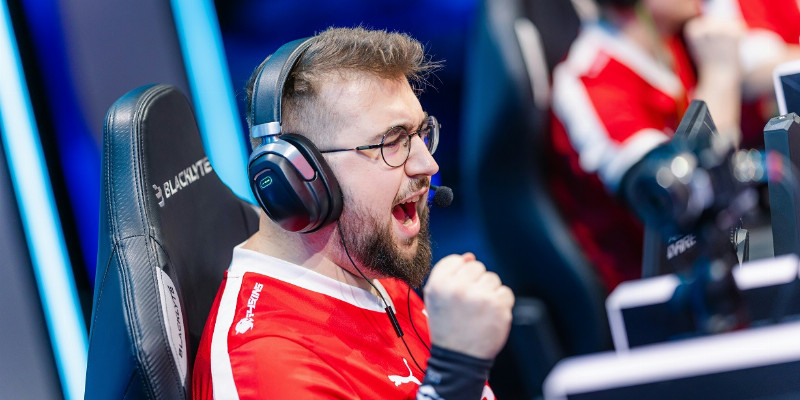 MOUZ уверенно выходят в полуфинал BLAST Bounty Season 2 закрыв Astralis