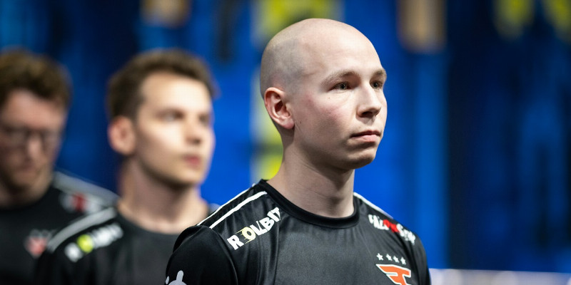 FaZe перевели EliGE на скамейку запасных