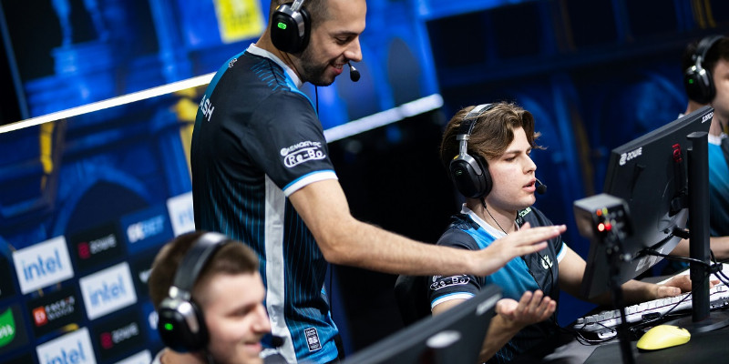 GamerLegion уверенно закрывают Complexity