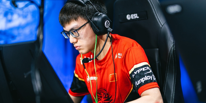 Attacker tyloo photo