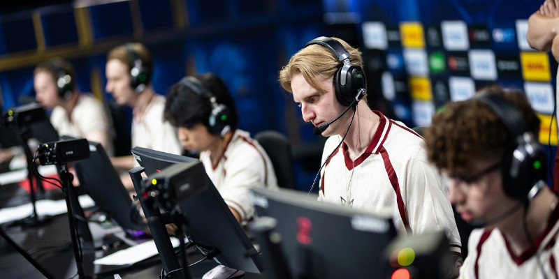 HEROIC выбили Virtus.pro из IEM Cologne и вышли в основную стадию