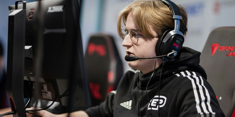 Wildcard меняют основной состав: fr3nd получает шанс